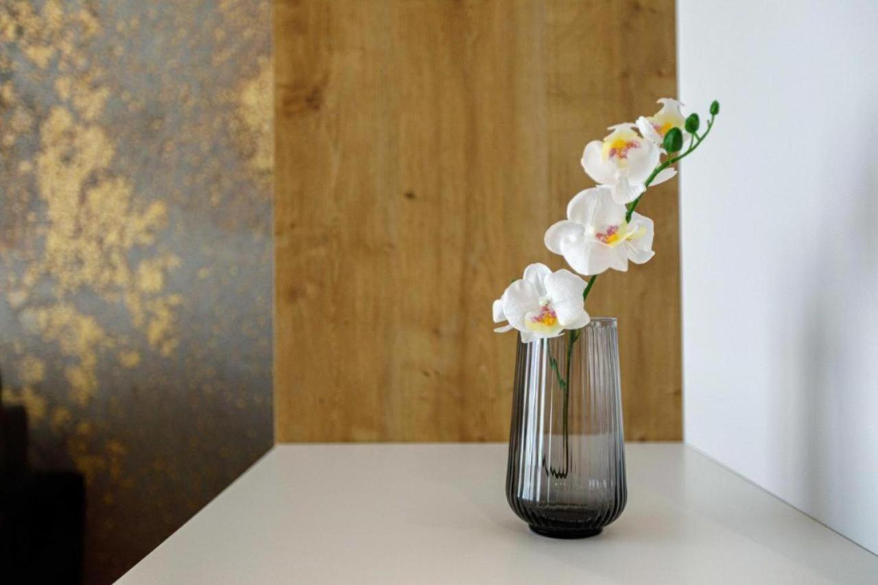 Urban Chic - Studio Apartment - Odra View&Witolda Вроцлав Экстерьер фото